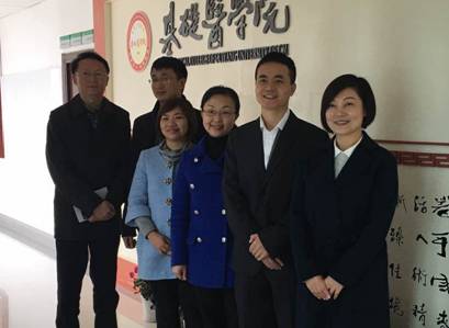 说明: C:\Documents and Settings\Administrator\桌面\欢迎王海隆博士\英国威廉希尔唯一官网班子和王海隆博士（右二）合影.JPG